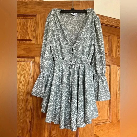 Princess Polly - Flowy Cierra Romper Dress - Picture 4 of 8